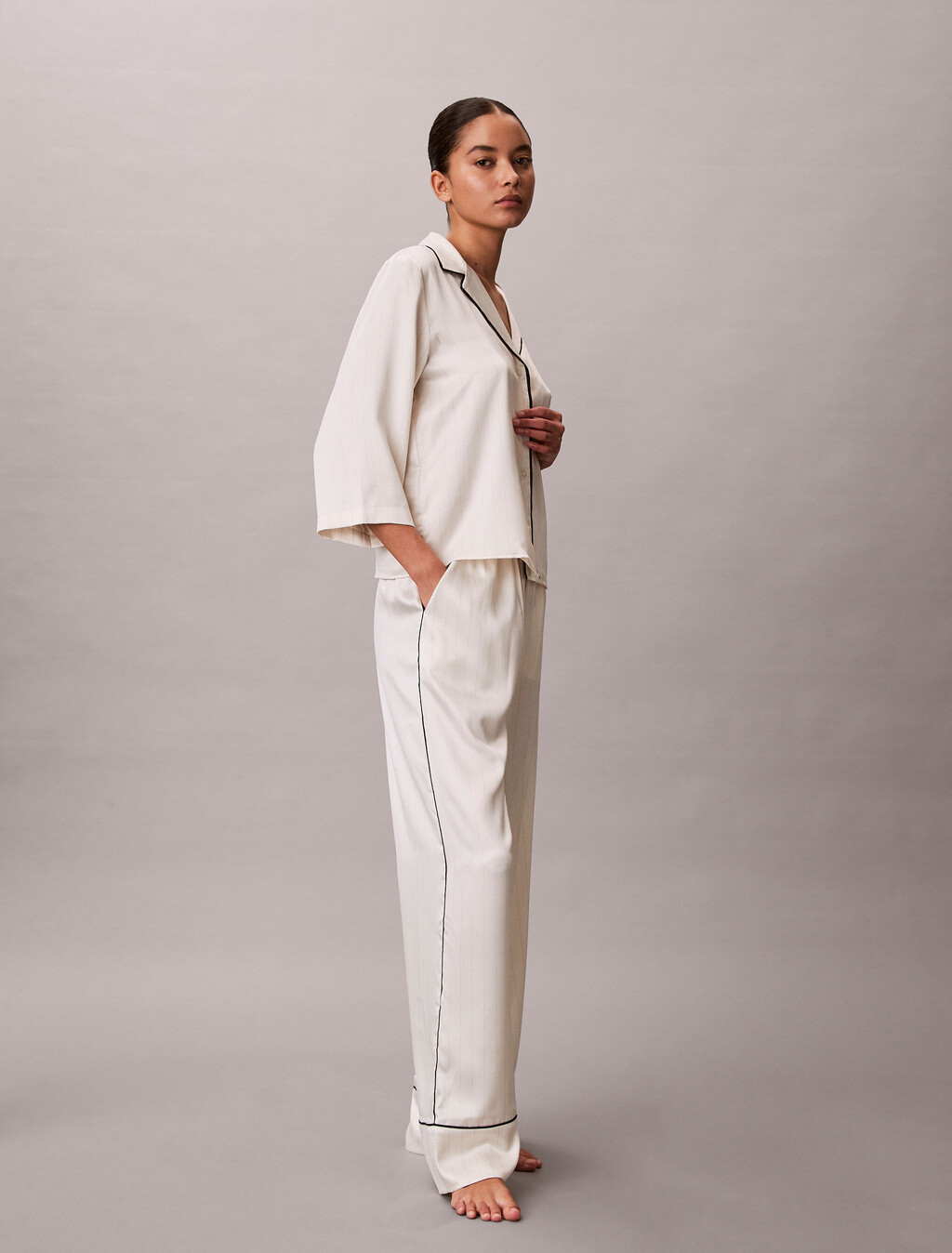 亮面緞面短袖襯衫, DOTTED LOGO PINSTRIPE IVORY, hi-res