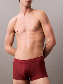 CK Black 超細纖維低腰三角內褲, Ruby Wine, hi-res