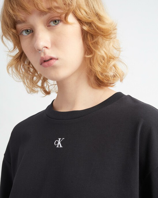 MOVEMENTS CROPPED GRAPHIC TEE