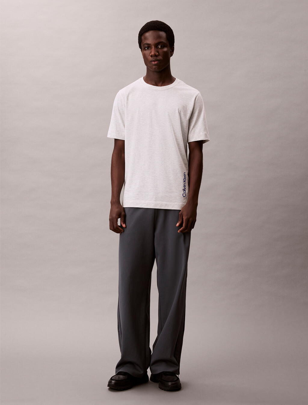 Icon Sport 垂直標誌 T 恤, BC01 Light Grey Heather, hi-res
