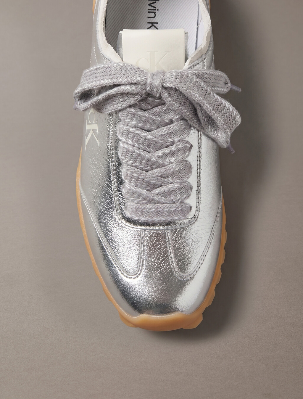 High-Shine Low-Profile Runner Trainers, Silver/Marshmallow/Gum, hi-res