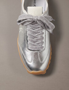High-Shine Low-Profile Runner Trainers, Silver/Marshmallow/Gum, hi-res