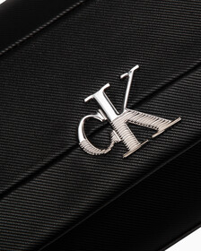 MINIMAL MONOGRAM 翻蓋紋理斜揹袋, BLACK, hi-res