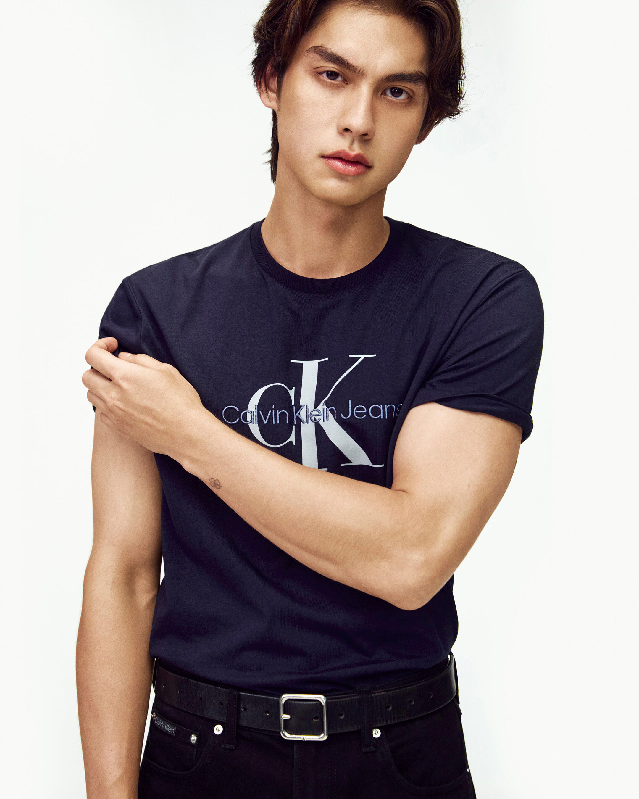 Monogram logo calvin klein 2025