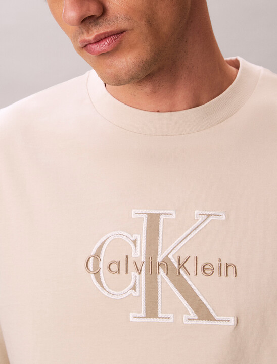 Relaxed Logo Appliqu&eacute; T-shirt