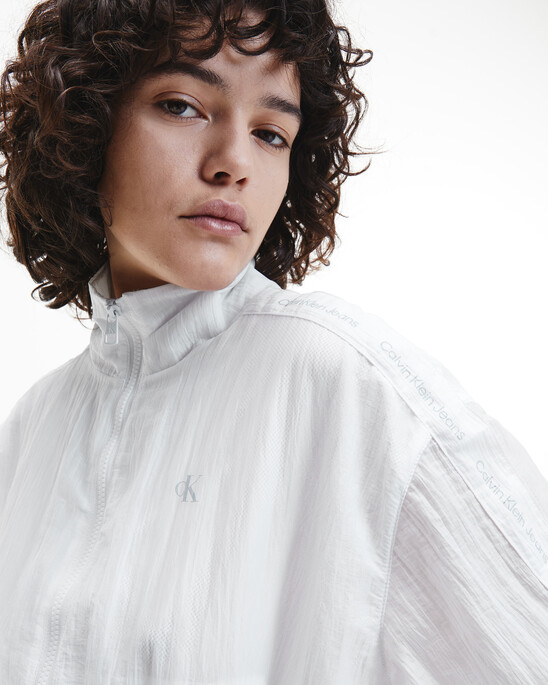 CROPPED LOGO WINDBREAKER