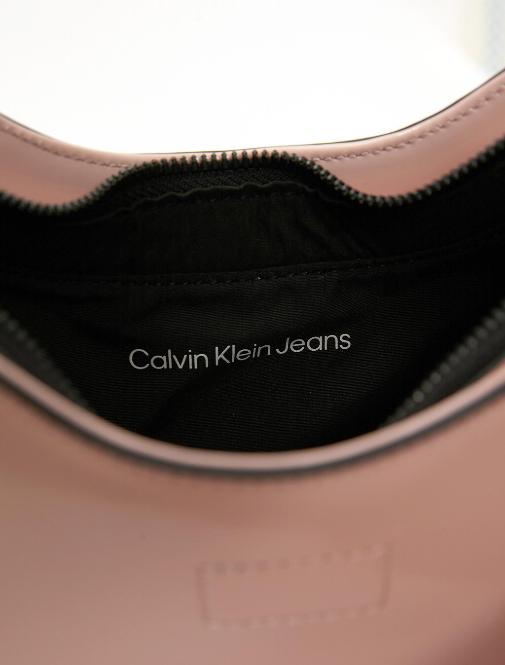 Off Duty Holiday Round Shoulder Bag 22, PALE CONCH, hi-res