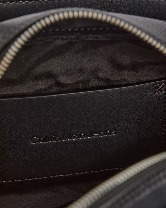 TEXTURED CAMERA BAG