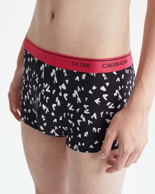 CK ONE PRINT MICRO LOW RISE TRUNKS, PAINTED HEART+BLACK, hi-res