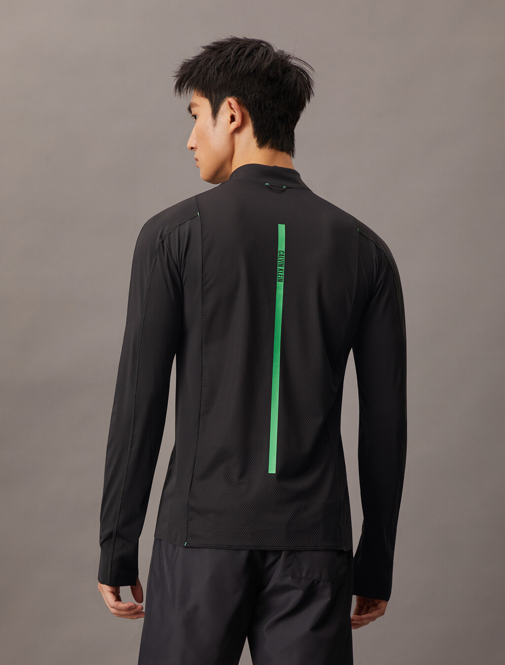 透視羊駝細織圓領毛衣, BLACK W/ BLOSSOM GREEN LOGO, hi-res