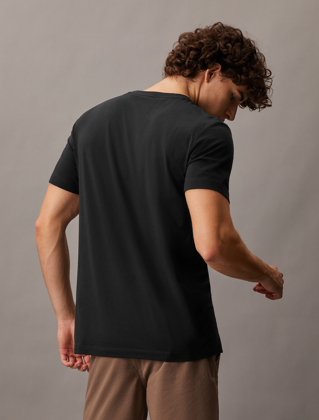 Institutional Logo Regular Short Sleeve Tee, Ck Black, hi-res