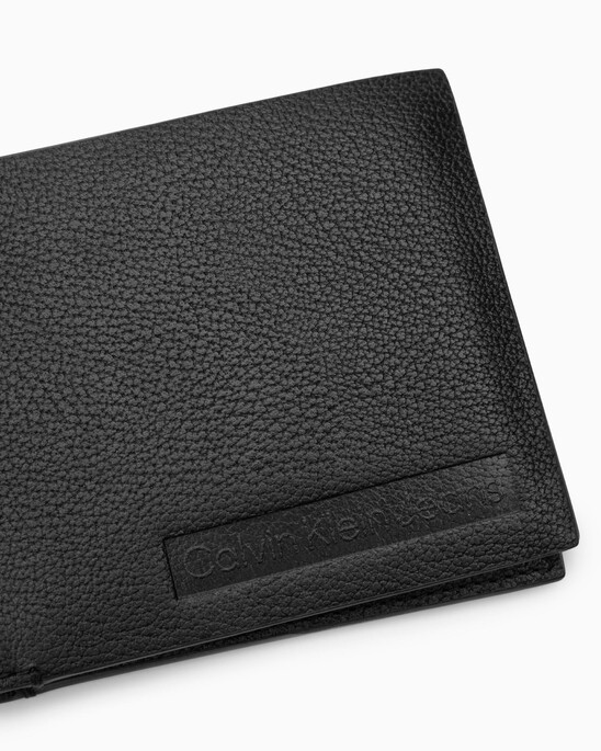 Embossed Logo 對摺錢包