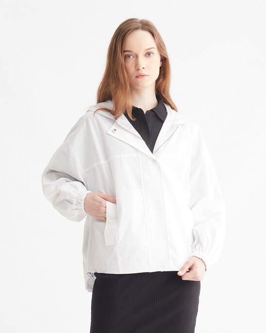 WINTER WHITES 風褸