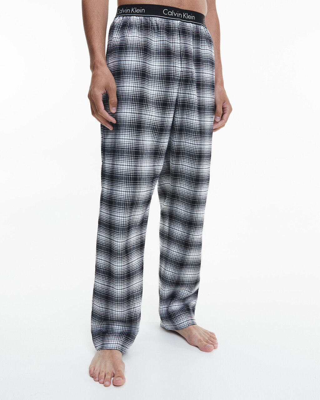 Descubrir 57+ imagen calvin klein checkered pants