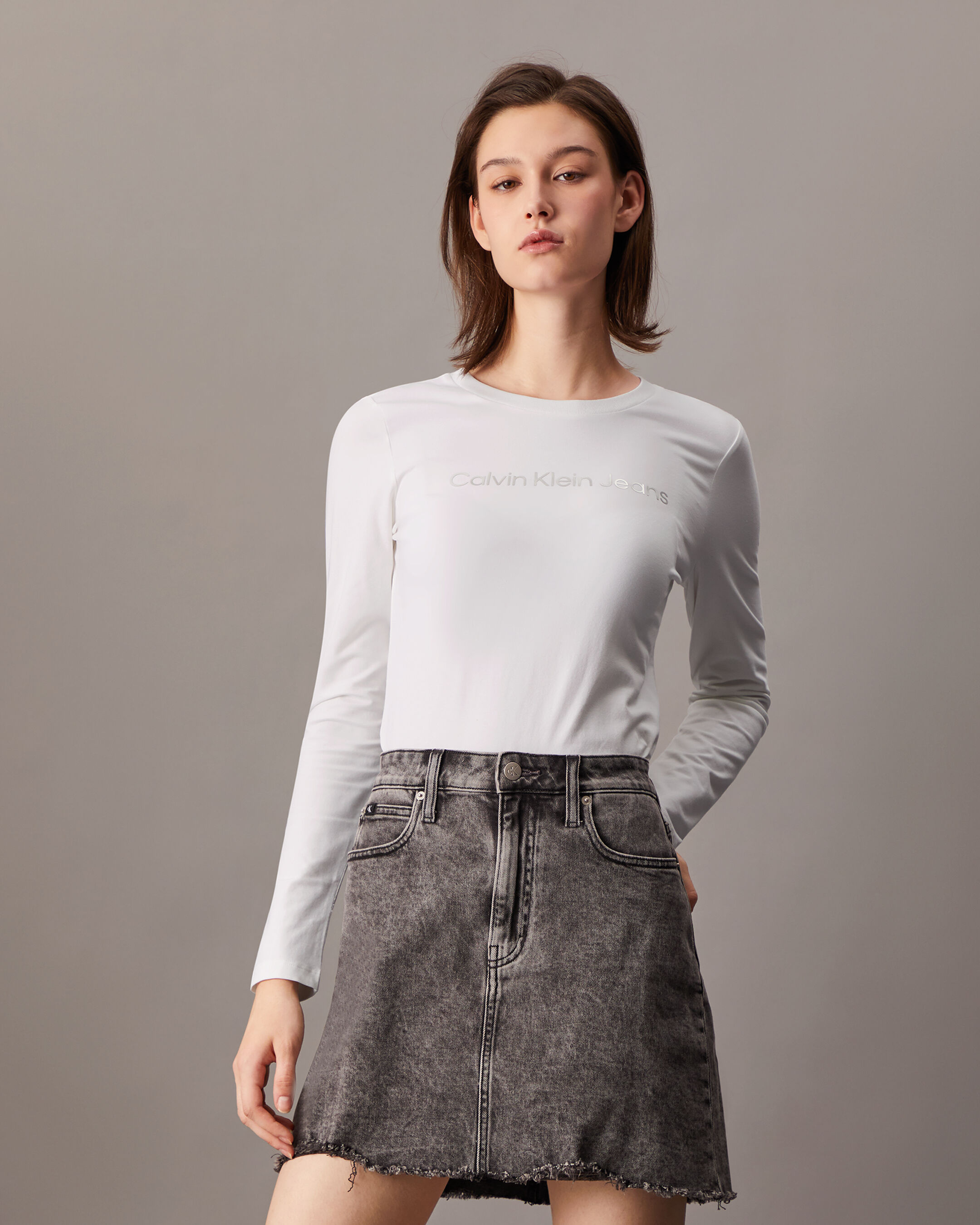 Shrunken Institutional Slim Long Sleeve Tee natural Calvin Klein Hong Kong