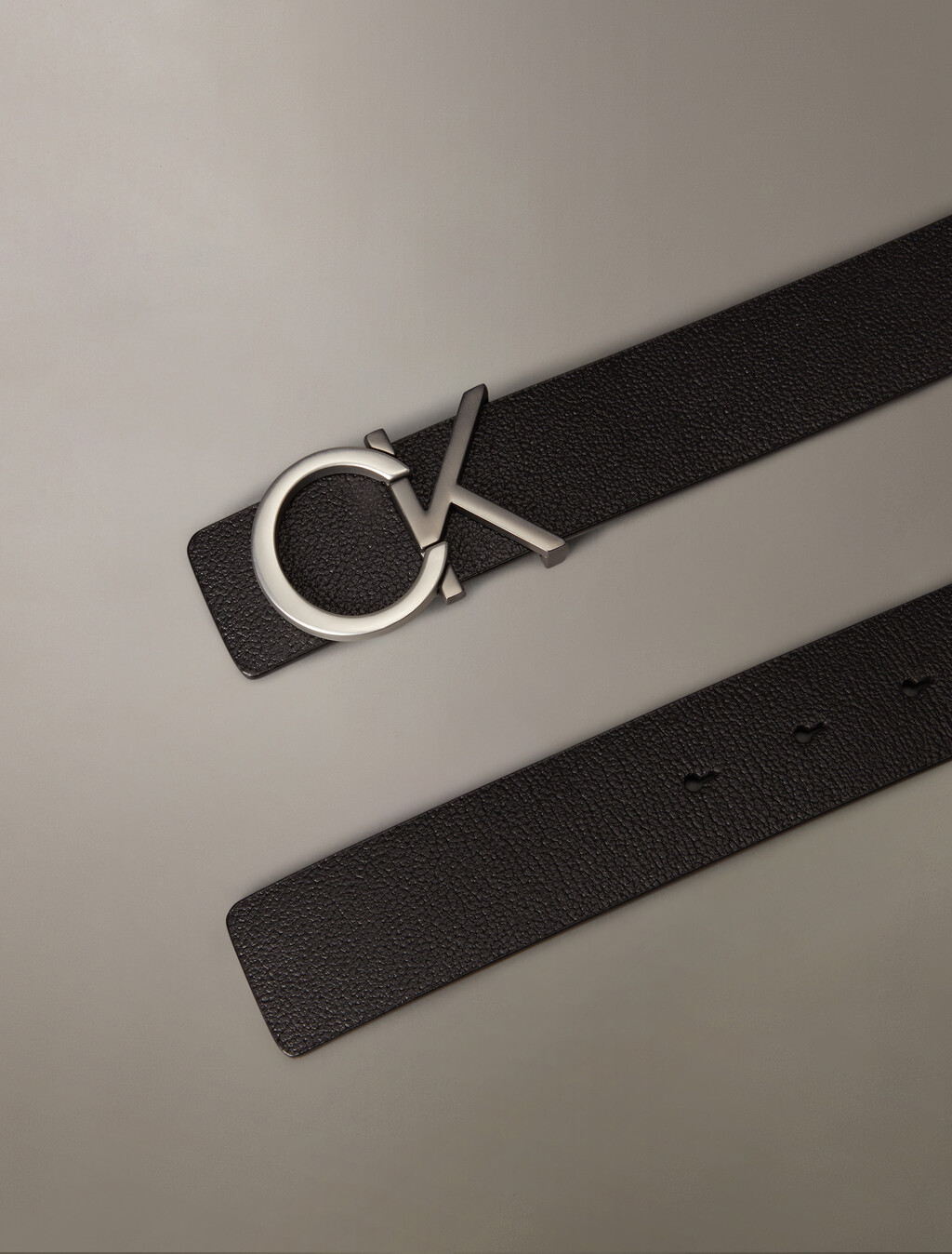 CK 高級雙面腰帶, Black/Gray Pinstripe, hi-res