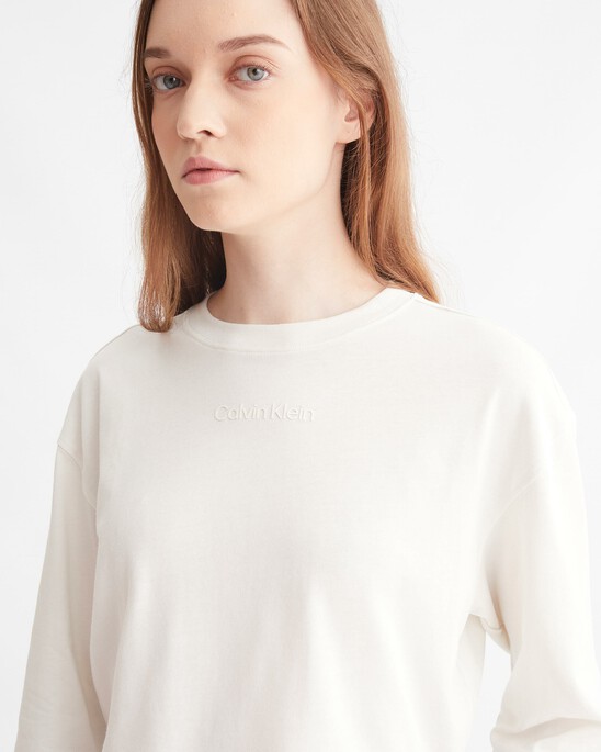 ESSENTIALS CROPPED LONG SLEEVE TEE