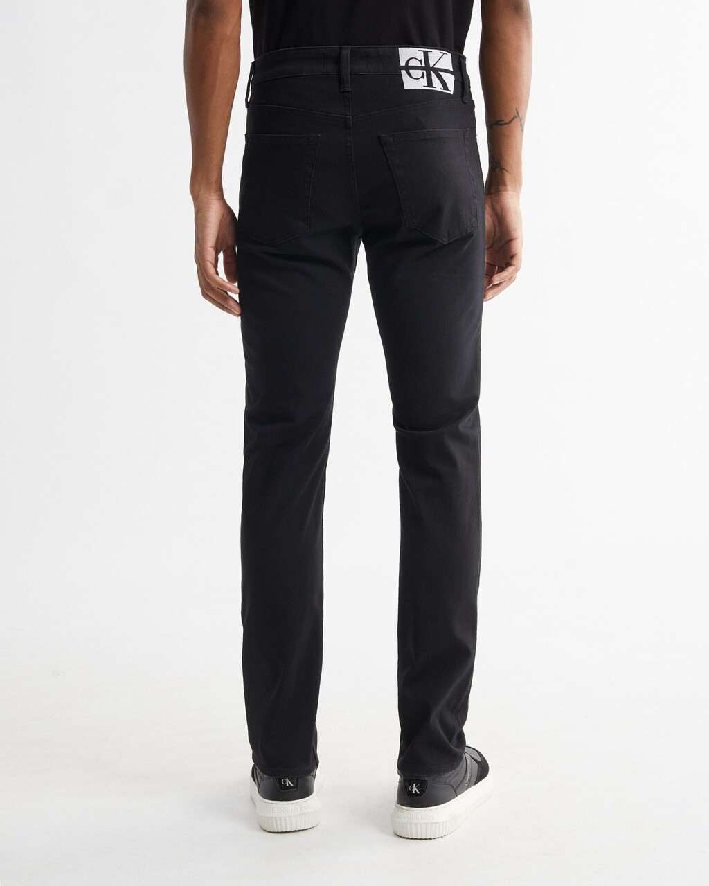 ULTIMATE STRETCH 修身牛仔褲, Rinse Black Back Embro, hi-res
