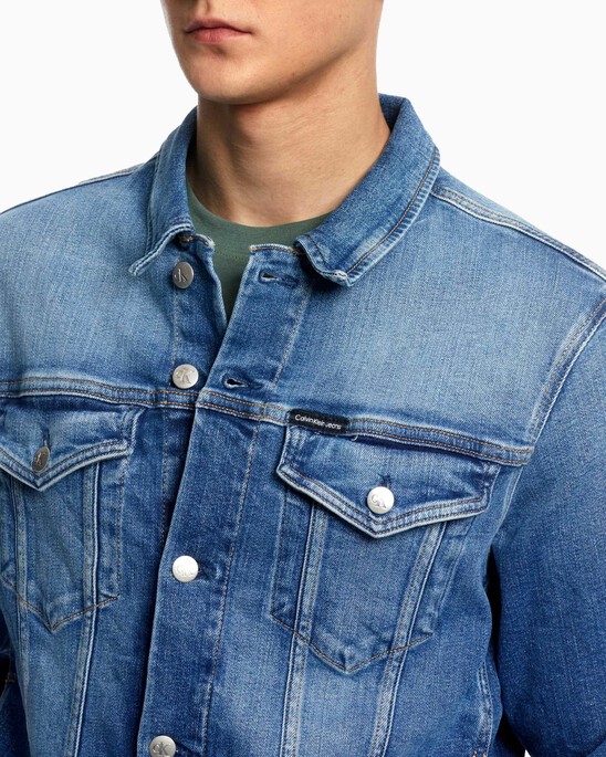 MODERN ESSENTIALS DENIM JACKET