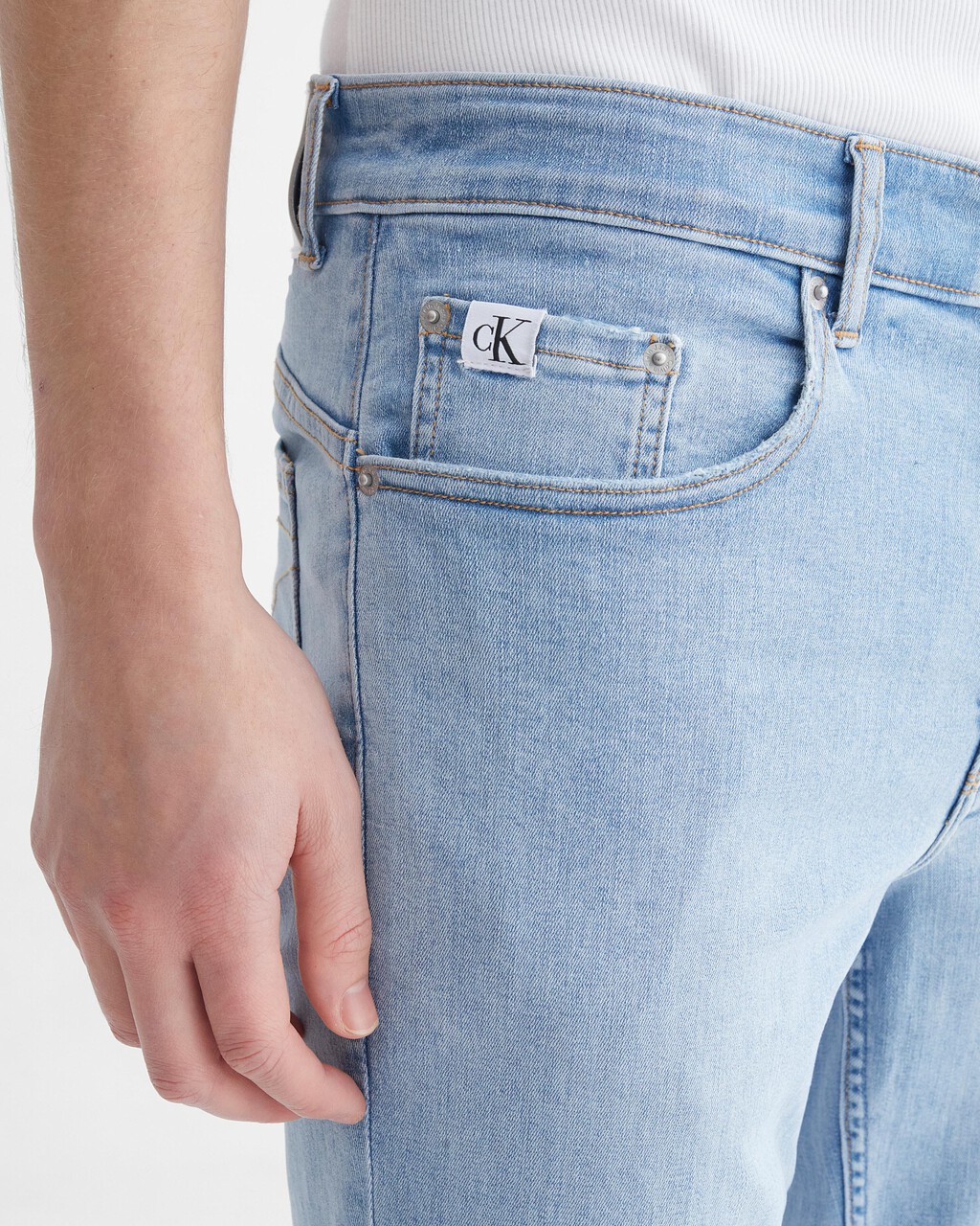 INFINITE FLEX DISTRESSED BODY TAPER JEANS, 028 CHALKY BLUE, hi-res
