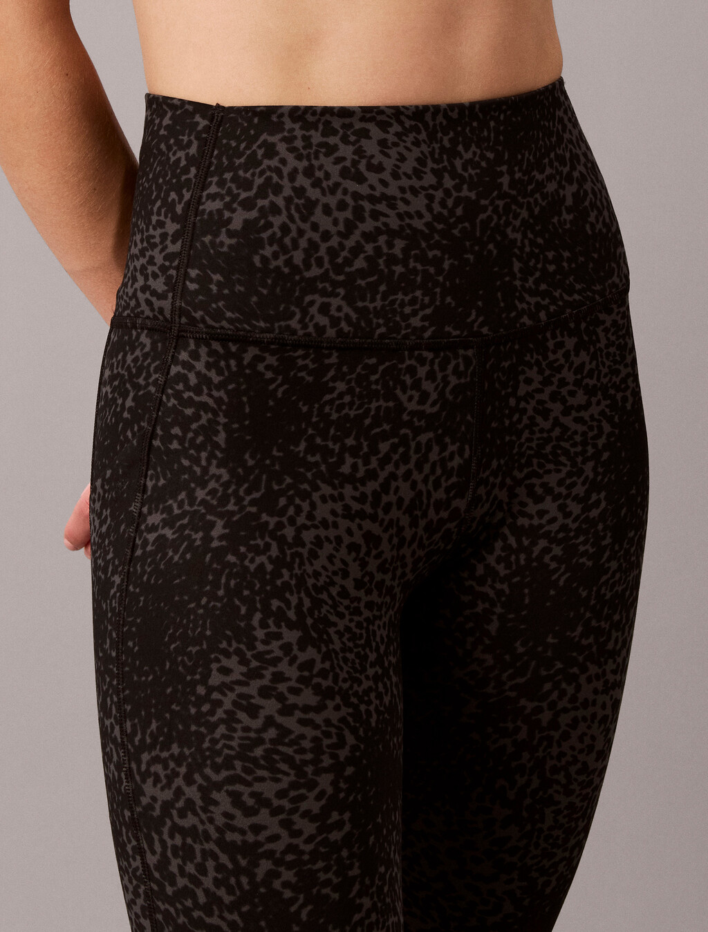 Quick-Dry High-Rise 7/8 Gym Leggings, 21040 TIDAL ANIMAL W BLACK, hi-res