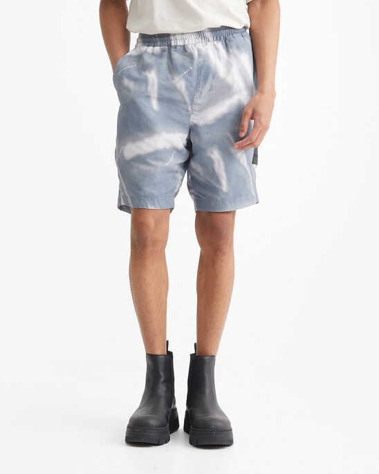 LOGO MOVEMENT PRINT SHORTS