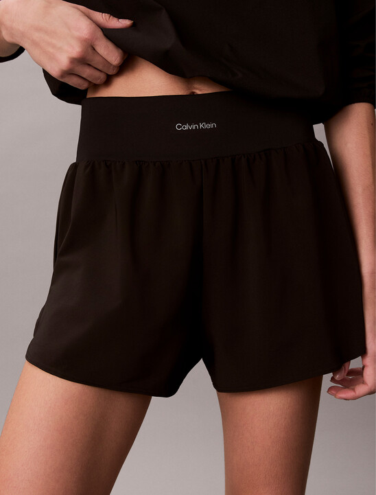 抗潑水 2 合 1 健身短褲