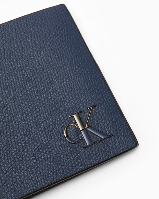 LEATHER LOGO HARDWARE BILLFOLD WALLET