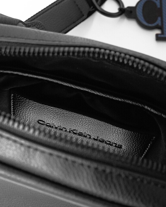 TAGGED REPORTER BAG
