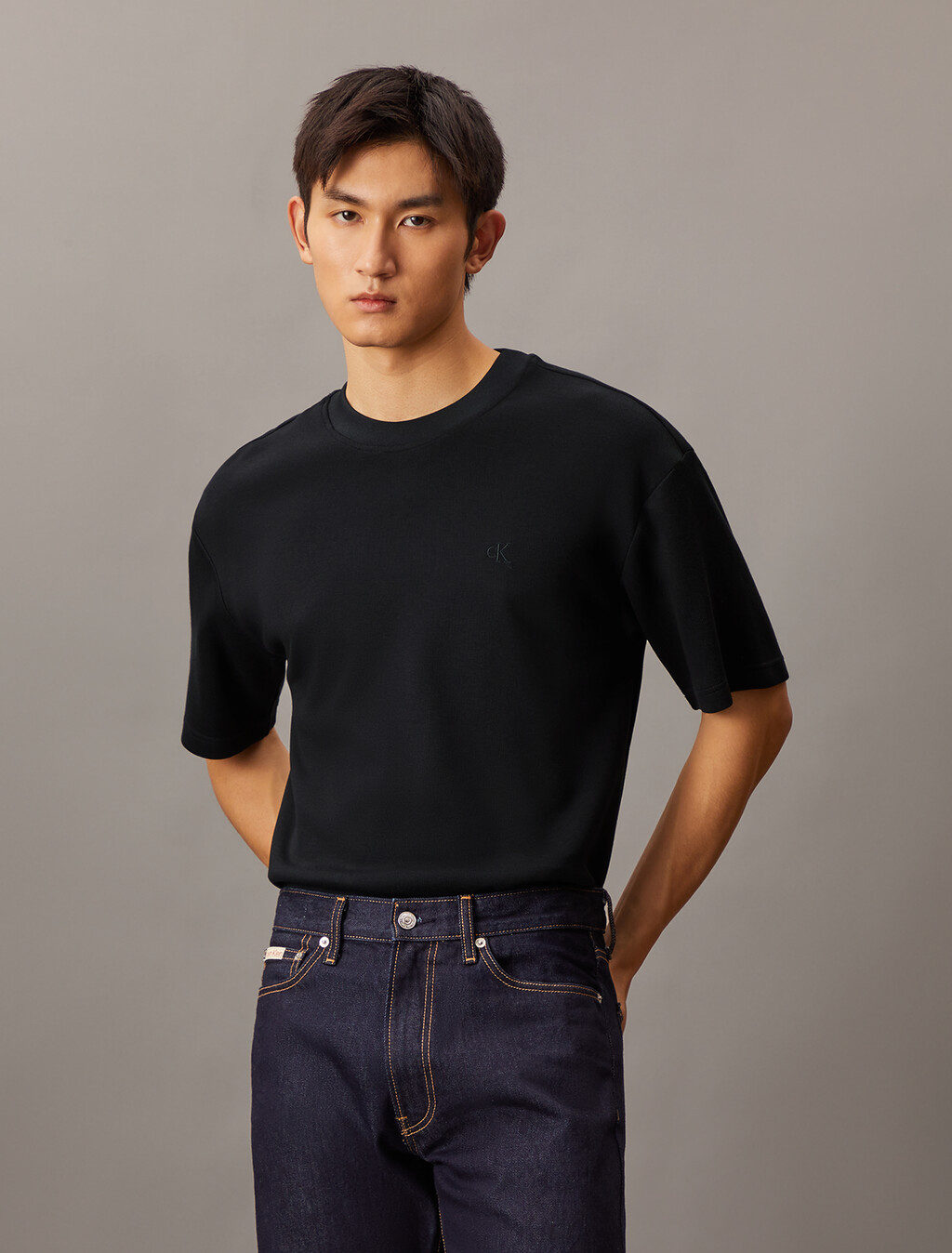 Back Monogram Short Sleeve Sweatshirt, Ck Black, hi-res