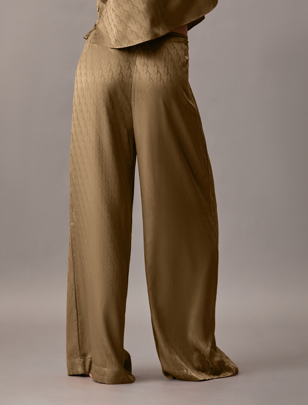Sensual Satin 緞面 Monogram 提花寬筒長褲, 18345 HOLIDAY SHINE+SOFT MOCHA, hi-res