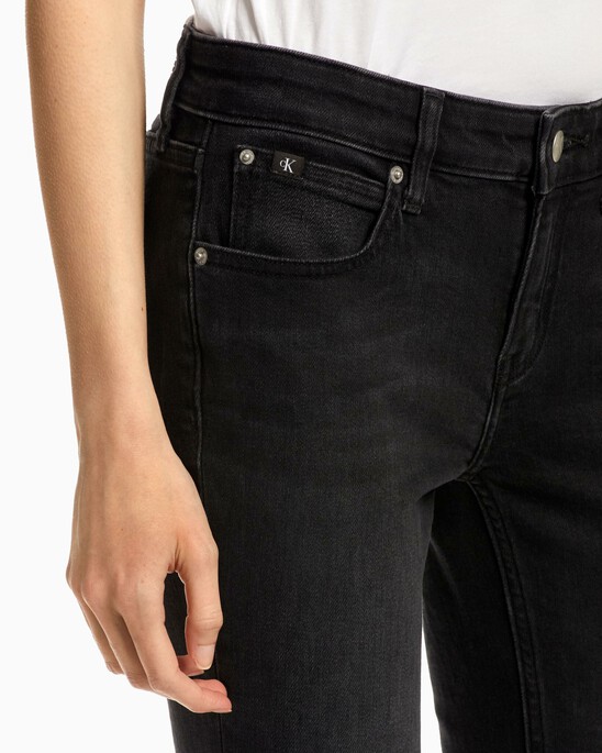 Core Black Body Ankle Jeans