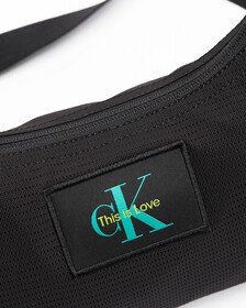 PRIDE CAPSULE CRESCENT 單肩手袋, BLACK, hi-res