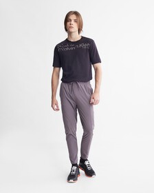 Essentials Graphic Tee, BLACK BEAUTY, hi-res