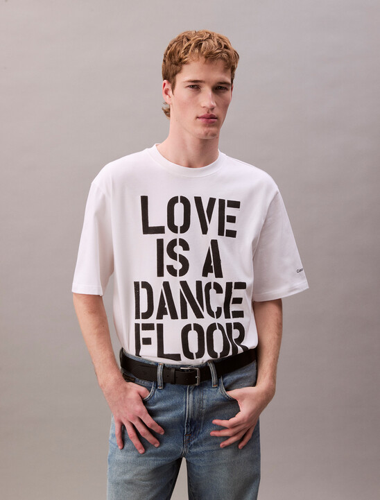 Pride Love Is A Dance Floor 圖案寬版 T 恤