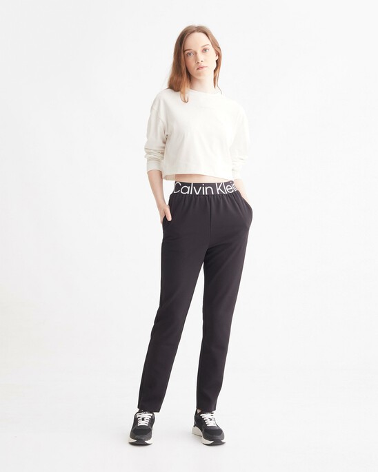 ESSENTIALS CROPPED LONG SLEEVE TEE