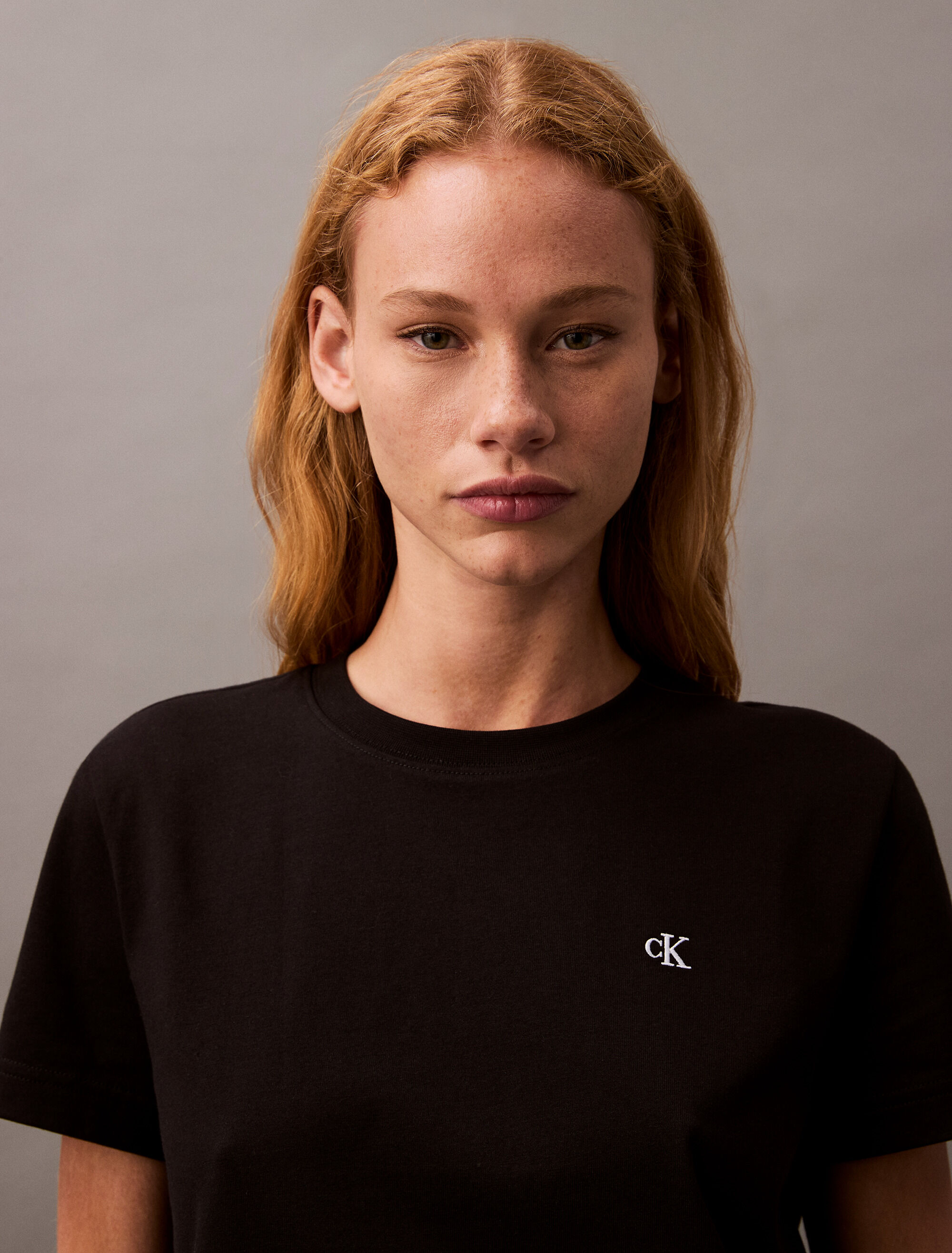 ★ ★ Women's Archive Logo Crewneck T-Shirt 47A21 Archive Logo Crewneck Tee | white | Calvin Klein Hong Kong