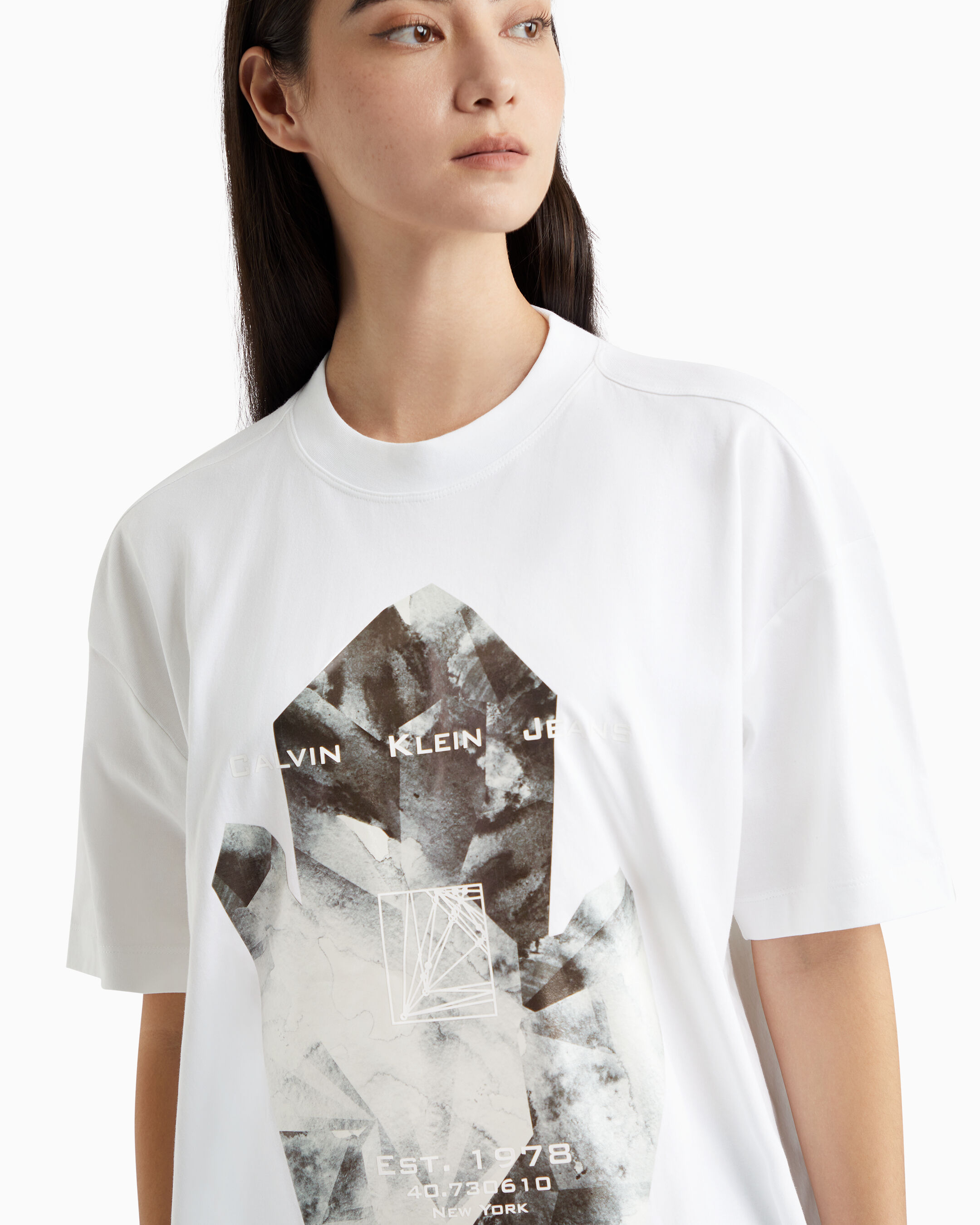 Modern Metals Diamond Graphic Boyfriend Tee white Calvin Klein Hong Kong
