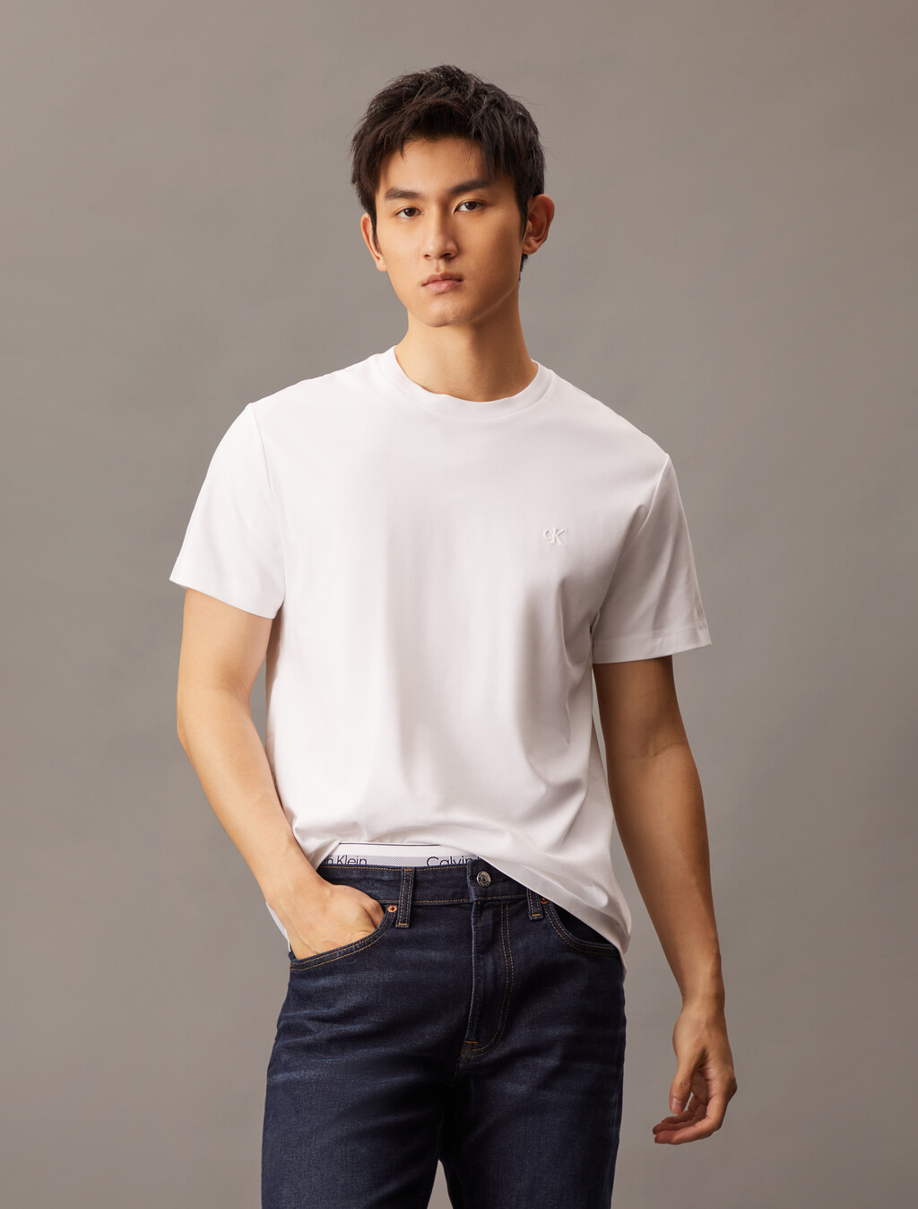 Monogram 壓花標誌修身 T 恤, Brilliant White, hi-res