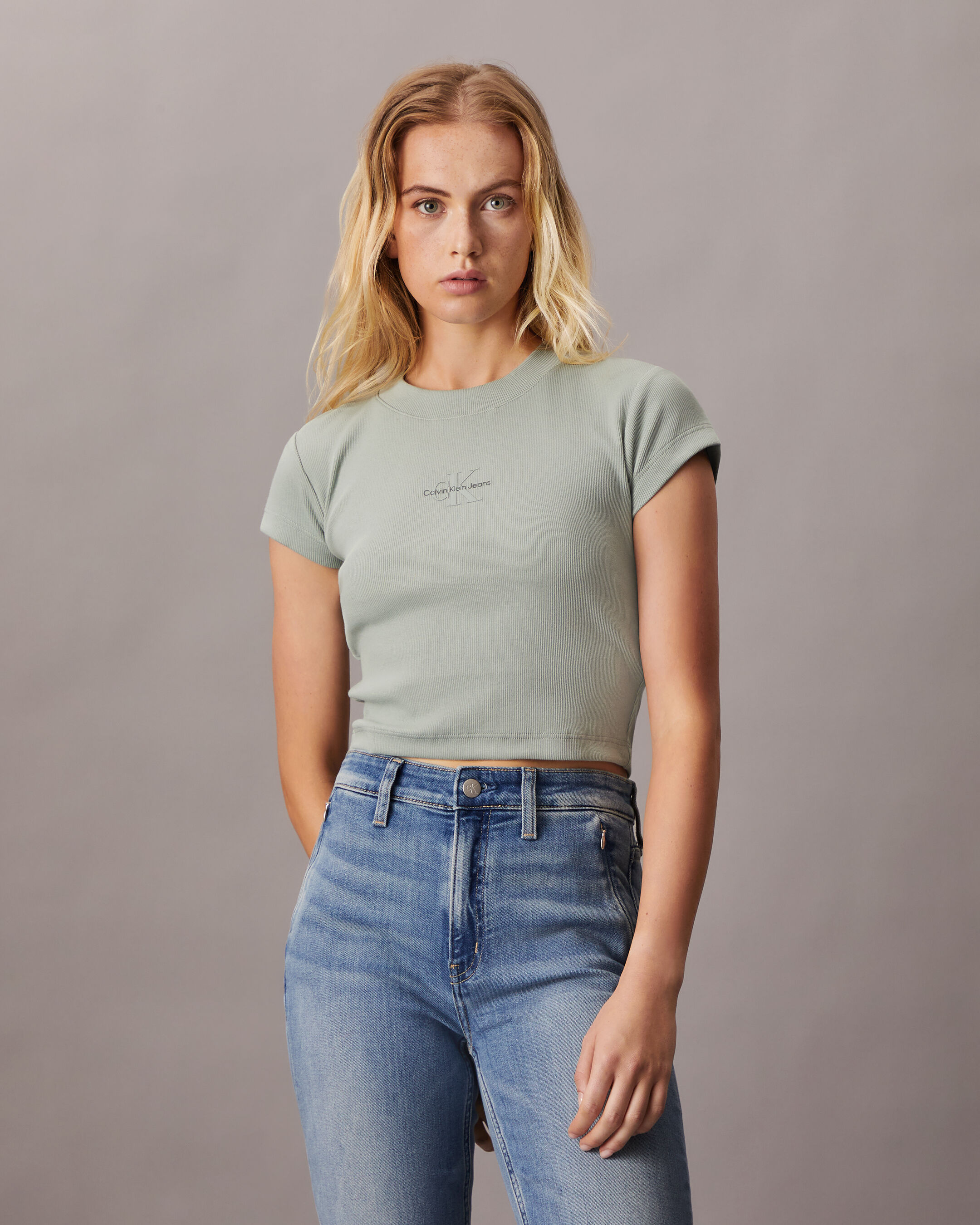 Monogram calvin klein 2025