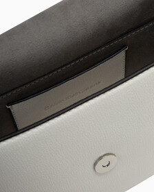 Ckj Minimal Monogram 馬鞍袋, BRIGHT WHITE, hi-res