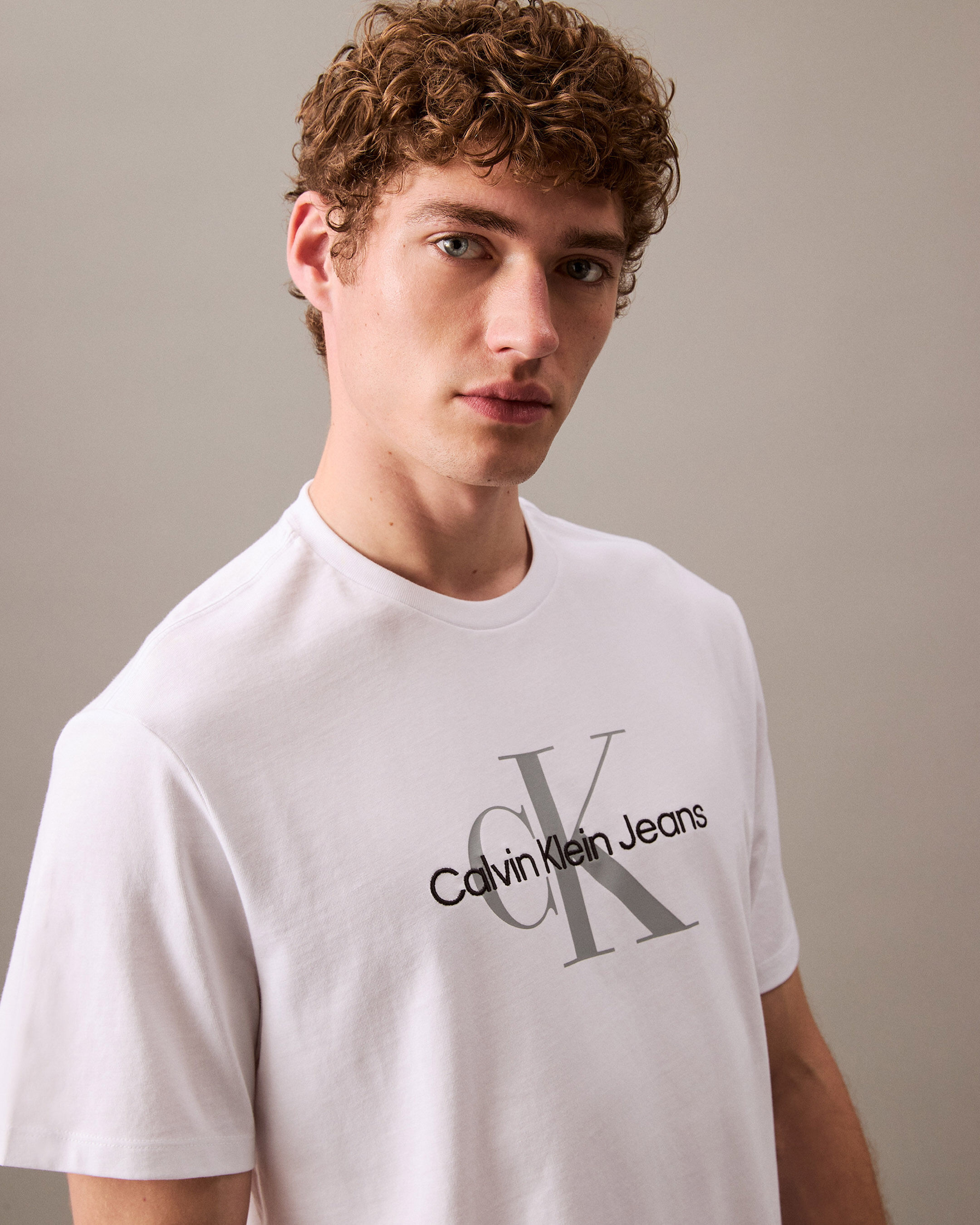 Monogram calvin klein 2025