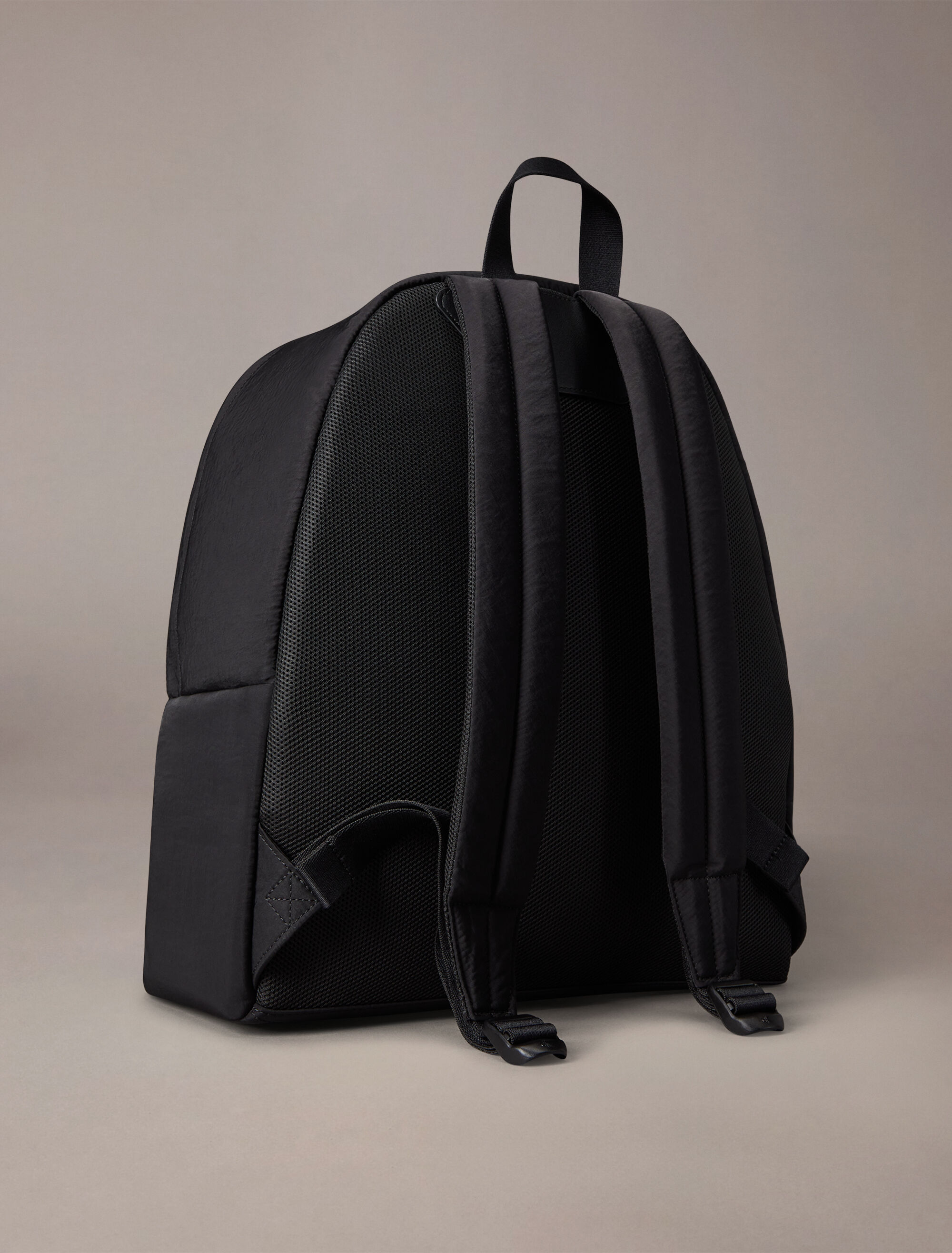 ★ ★ Men's Metro Nylon Round Backpack 43 4G3131G Metro Nylon Backpack | black | Calvin Klein Hong Kong