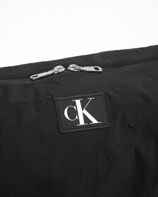 CK CITY 束帶單肩袋, BLACK BEAUTY, hi-res
