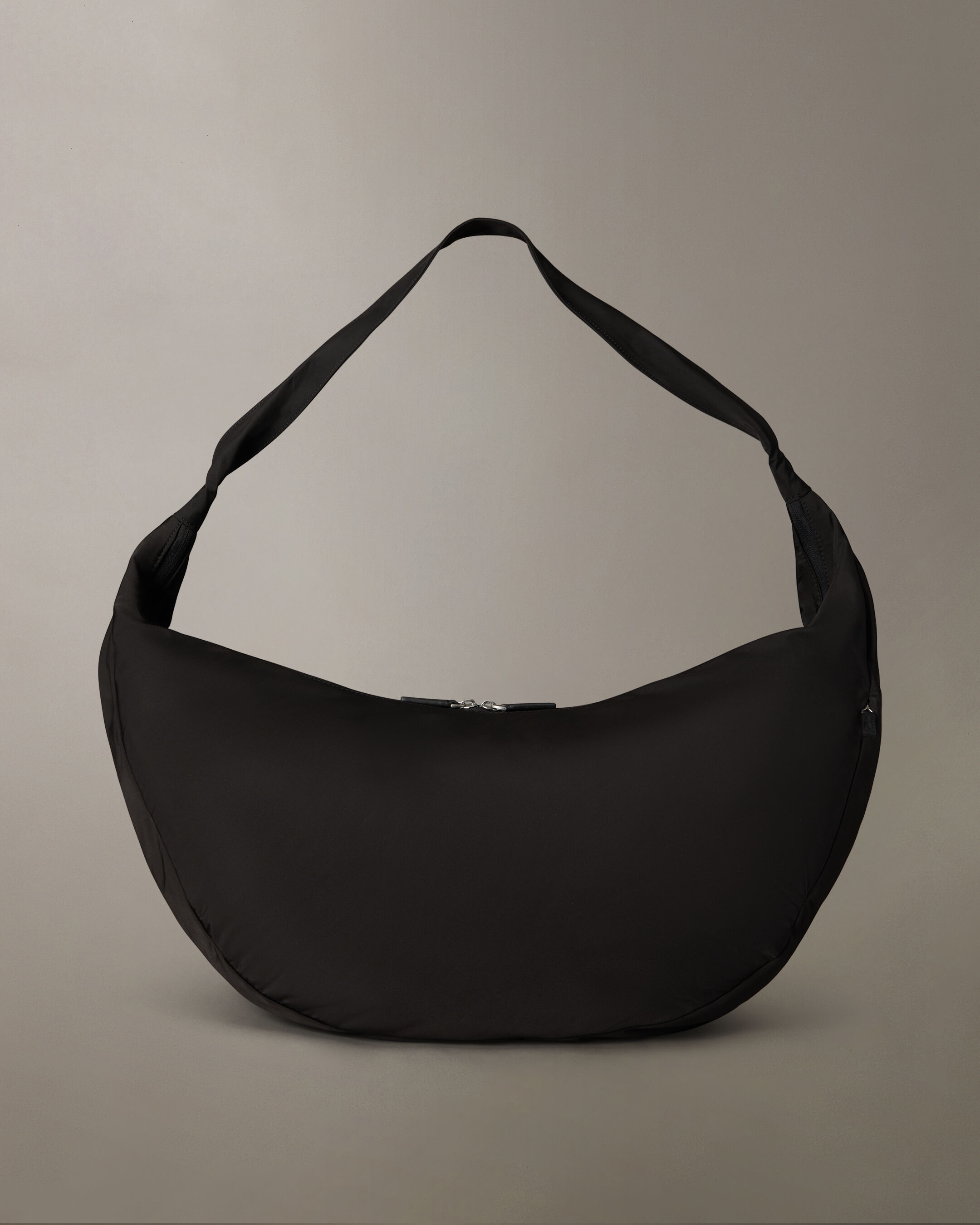 Pinched XL Hobo Bag | black | Calvin Klein Hong Kong