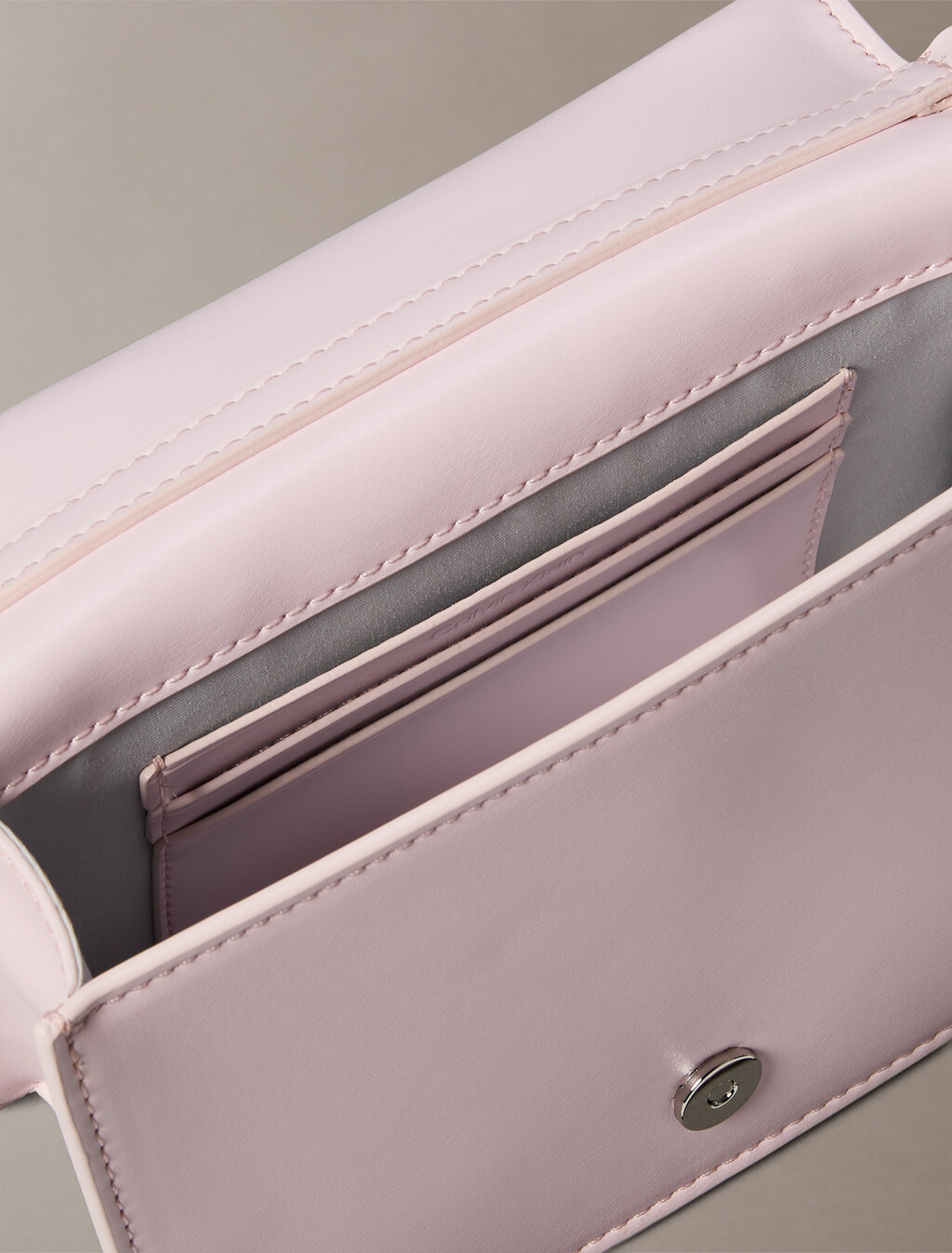 絎縫 CK Emblem 標誌迷你包, Cradle Pink, hi-res