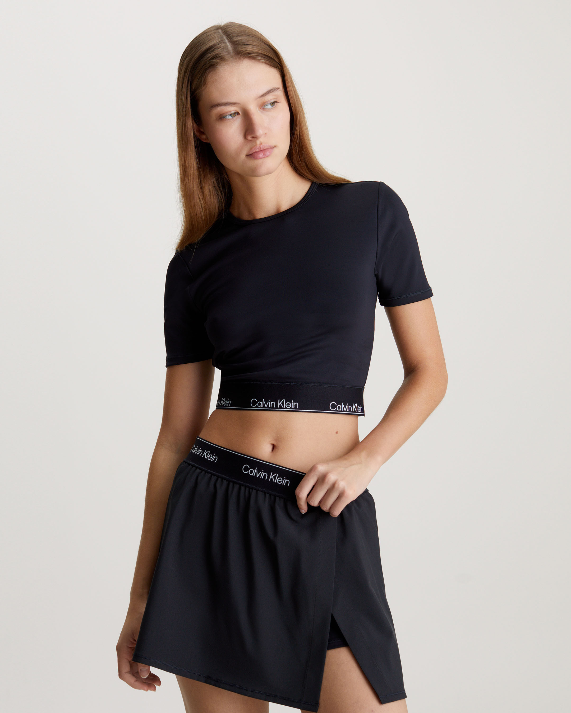 Cropped calvin klein t shirt deals