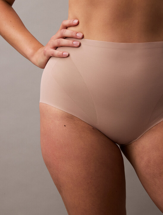 Stay-Put Stretch Brief