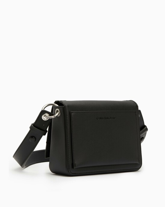 SCULPTED BOXY FLAP CROSSBODY