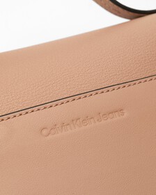 MINIMAL MONOGRAM 四方手袋, DARK BLUSH, hi-res